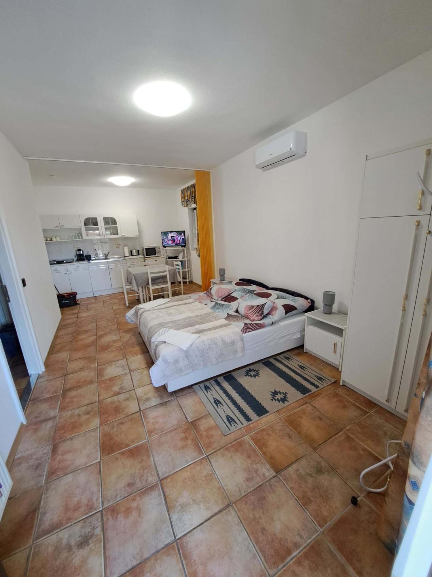 Istvan Apartmanok Keszthely Extérieur photo
